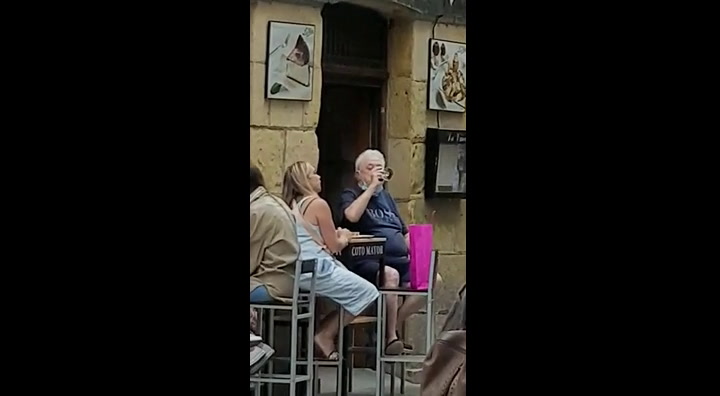 El video de Ginés González García compartiendo una copa de vino en Madrid