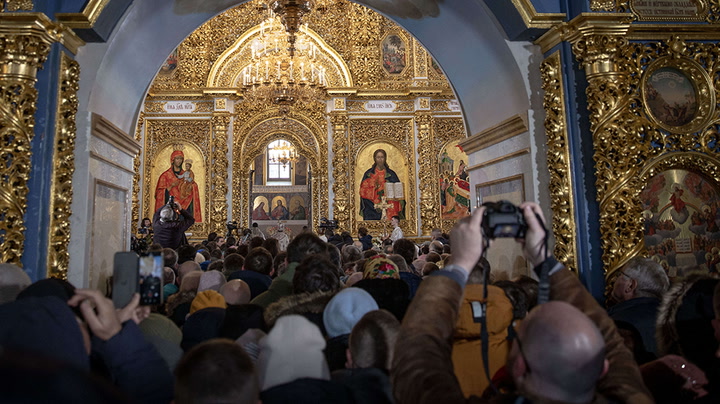 Ukrainians gather for first Christmas service in Kyiv Cathedral ‘in several centuries’