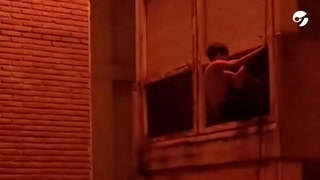 "No te sueltes": el dramático video del estudiante que se salvó del incendio en Córdoba