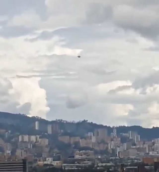 Captan un OVNI en el cielo de Medellín