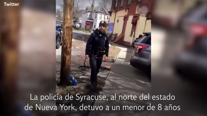 Policía en Nueva York detiene a un menor de 8 años por alegadamente robar Doritos