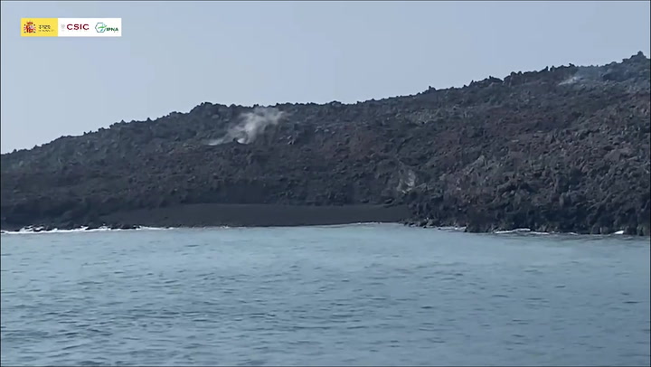 Beaches begin to form off La Palma's lava delta