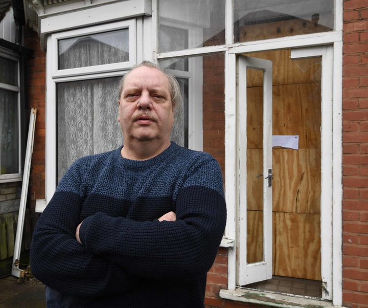 Dad and daughter terrorised by masked thugs who threatened to GLASS ...