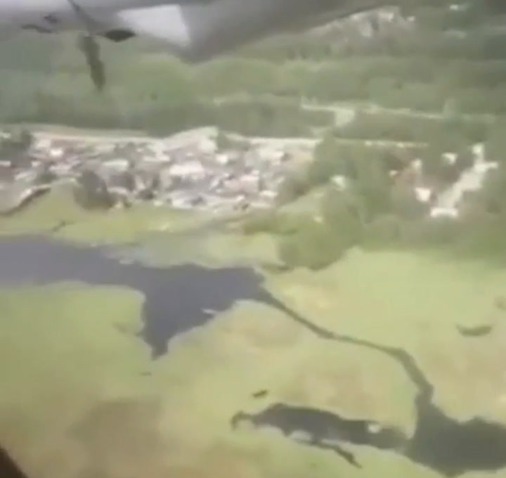 Rusia: grabó el momento en el que su avión despistó, chocó y murieron dos personas