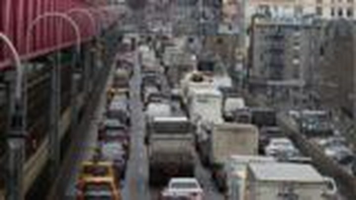 New York City officials consider first US congestion pricing program