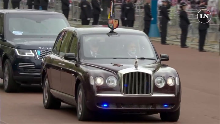 Así fue la llegada del Rey Carlos III al palacio de Buckingham
