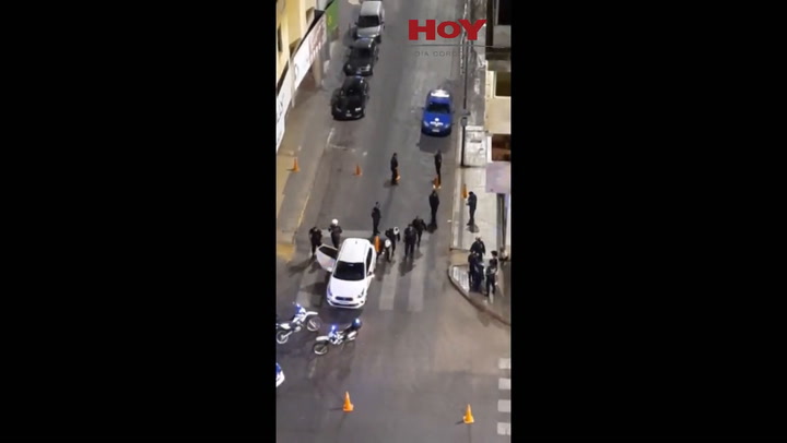 El Fiat Argo en el que iba Valentino Blas Correas, retenido por policías en Córdoba