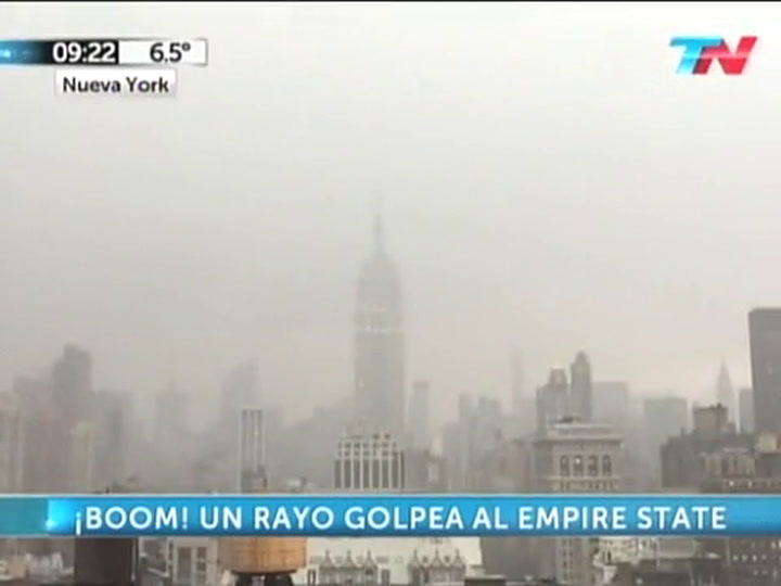 Un rayo golpea el Empire State