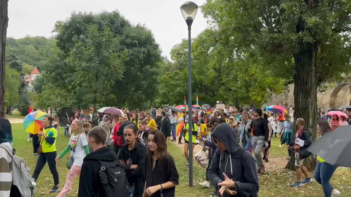 Gyülekező a Pécsi Pride-on