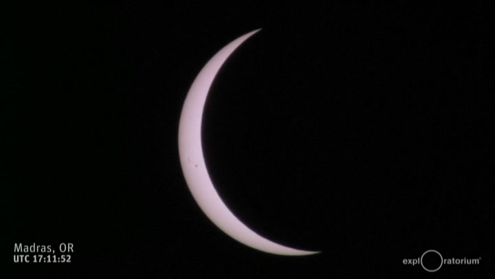 El eclipse solar visto desde un telescopio