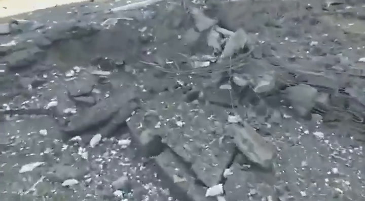 Guerra Rusia-Ucrania: el momento del impacto de un misil a pocos metros de civiles