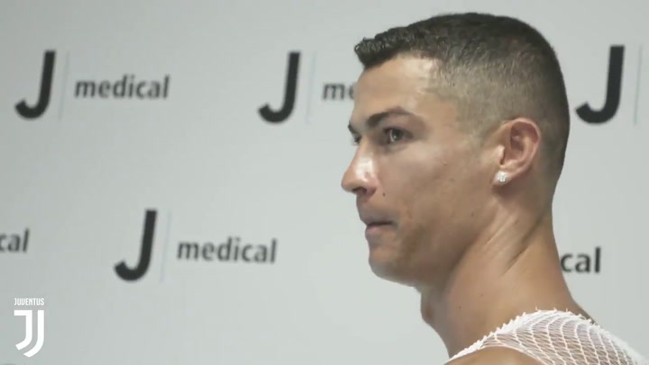 Cristiano Ronaldo se sometió a la revisión médica antes de firmar su contrato - Fuente: Juventus FC