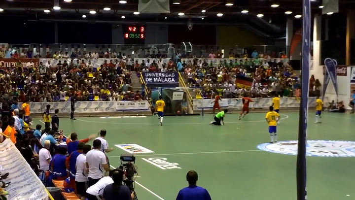 El gol de Batyrev 'Panenka', Russia 8-5 Brazil final de la World University Futsal Championship 2014