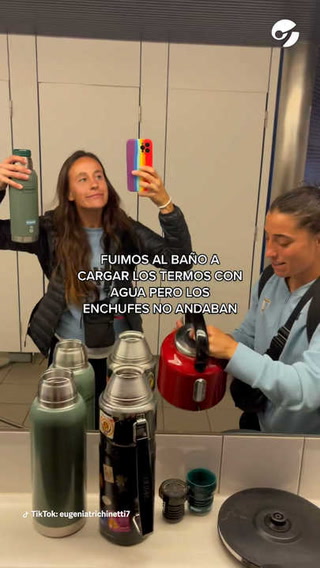 La ingeniosa idea de Las Leonas para tomar mate sin pagar el agua caliente en un aeropuerto