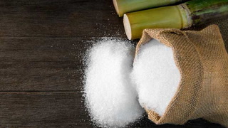 Rituales: dónde dejar el azúcar para atraer la buena suerte y el dinero en el hogar