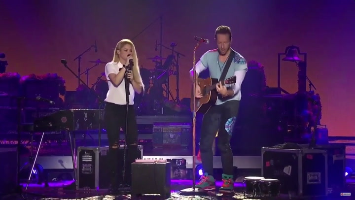 Shakira &amp; Chris Martin cantan 'me enamoré' en el Global Citizen Festival