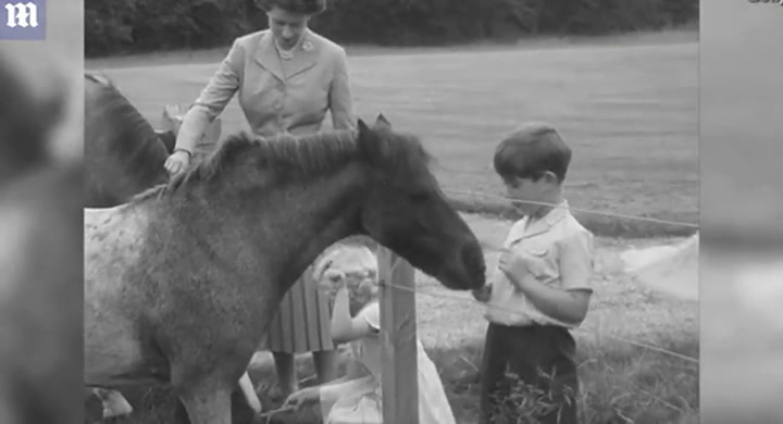 Isabel II comparte su amor por los caballos con sus pequeños Charles y Anne