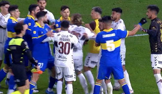 Empujones e insultos entre los jugadores de Boca y Platense