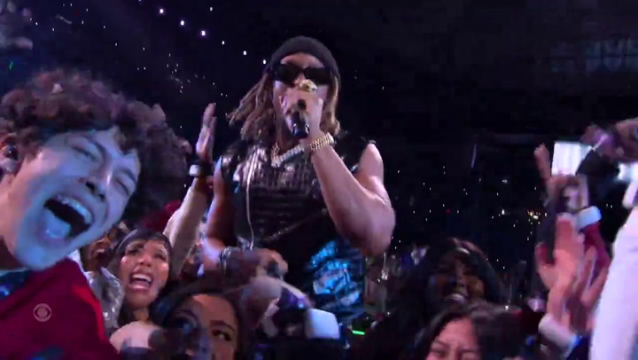 Lil Jon emociona con su tema "Turn Down for What" en el medio tiempo del Super Bowl