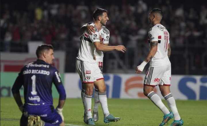 Calleri, gol y asistencia para San Pablo en el 2-2 frente a Ceará en Morumbí