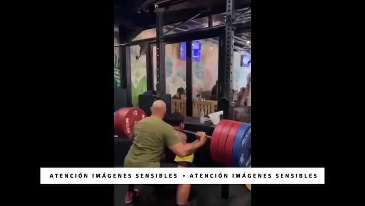 Duelo en el mundo fitness: murió un instructor e influencer cuando le cayó encima una barra con 210