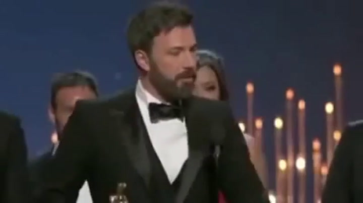 Ben Affeck le dedicó el Oscar a su exesposa y le dice que el matrimonio es 'trabajo' - Fuente: YouTu