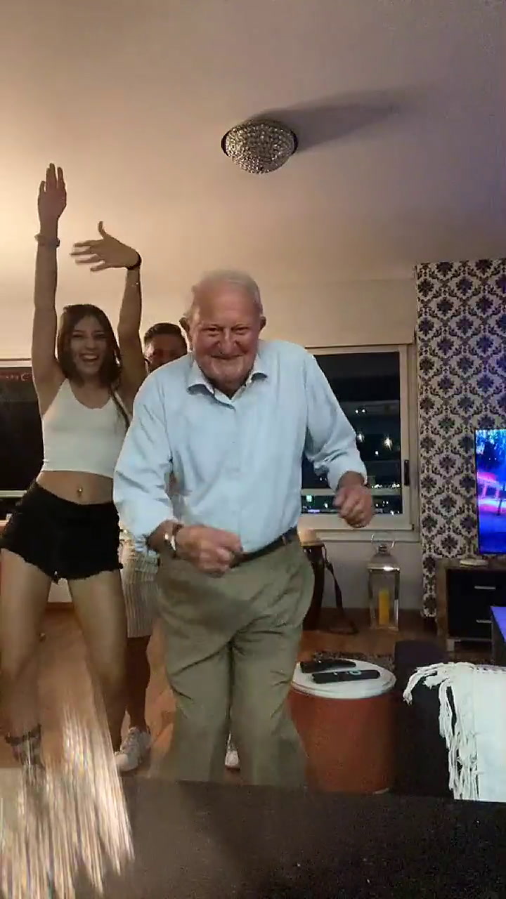 El desopilante video de un abuelo haciendo un challenge de TikTok que se volvió viral