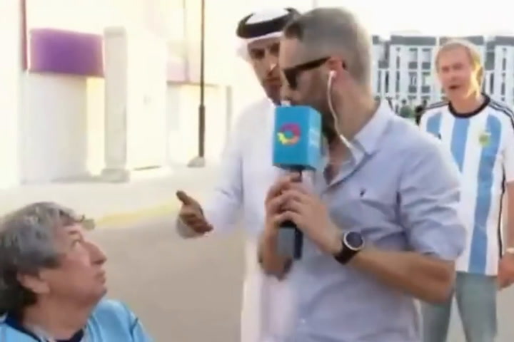 El incómodo momento que pasó el Pollo Álvarez durante un móvil en Qatar