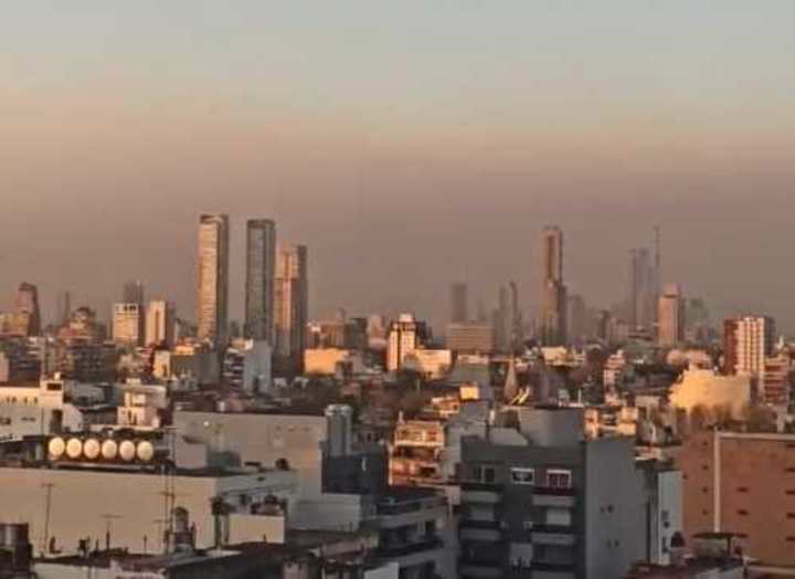 El humo de los incendios en el Delta llegó a la Ciudad de Buenos Aires