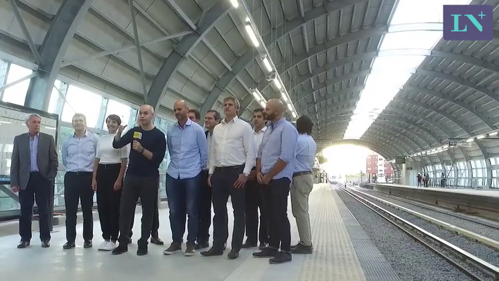 Rodríguez Larreta recibe al primer tren del nuevo viaducto del Mitre - Crédito: Rodrigo Néspolo