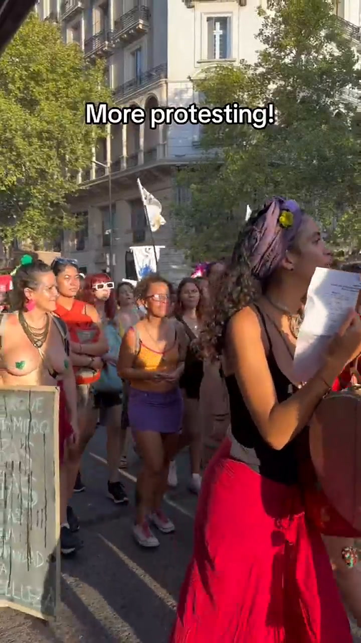 La joven causó enojo en los usuarios argentinos cuando habló sobre las protestas