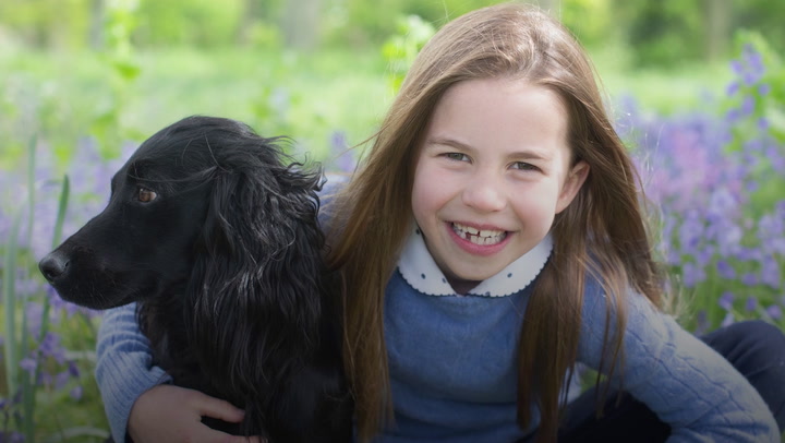  Kensington Palace releases photos of Princess Charlotte with family dog to mark 7th birthday
