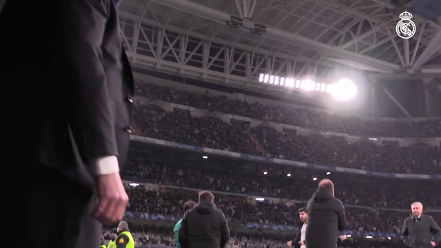 كاميرا خاصة: رد فعل بدلاء ريال مدريد على أهداف الفريق أمام باريس سان جيرمان