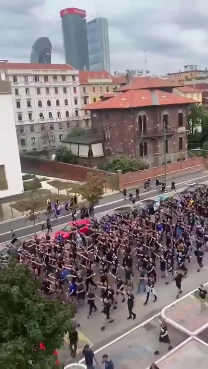 Marcha Nazi de los hinchas del Milan