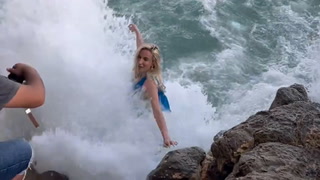 Video: Ser ikke bølgen: - Trodde jeg skulle dø