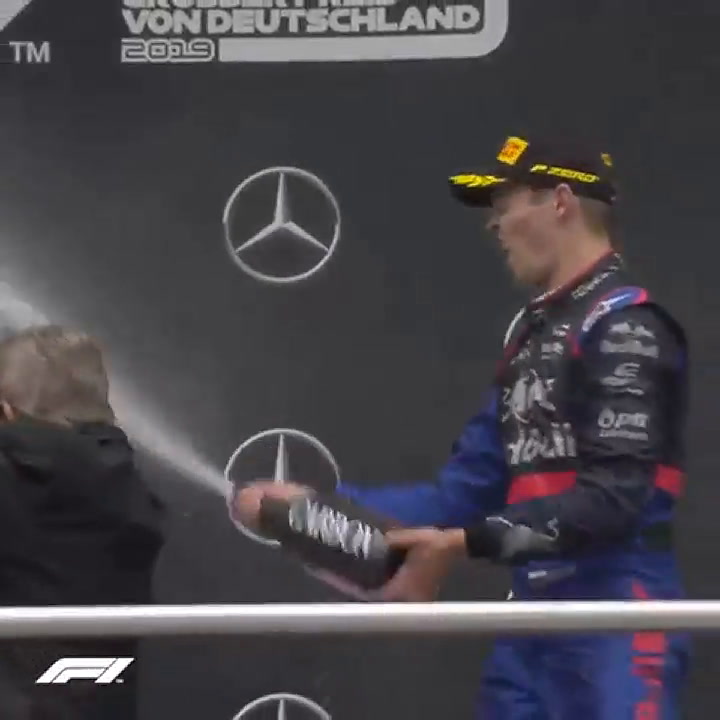 Verstappen, Vettel y Kyvat festejan en el podio de Hockenheim - Fuente: F1