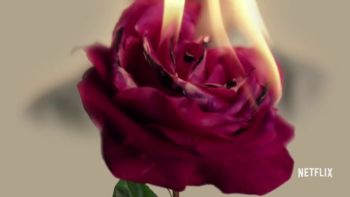 Anuncio de fecha de estreno de 'La Casa De Las Flores' - Fuente: YouTube