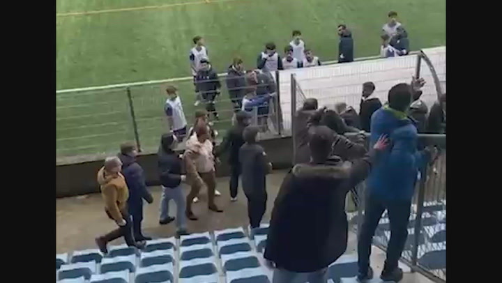 Porrada dentro e fora de campo: desacatos no duelo de juniores entre Nogueirense e Feirense