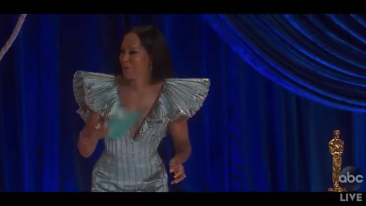 Regina king recovers after almost falling live on stage