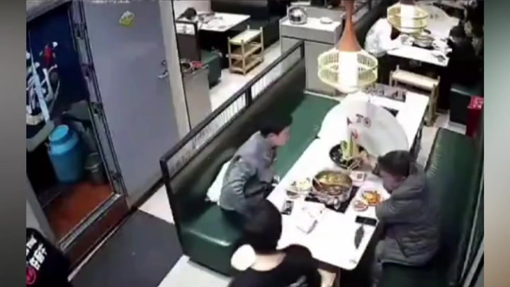 Two rats fall on hungry diner's head at hot pot restaurant