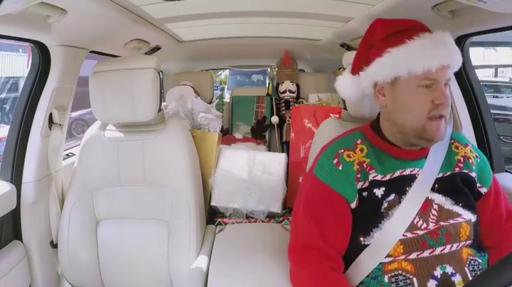 Christmas (Baby Please Come Home) - Carpool Karaoke - Fuente: YouTube