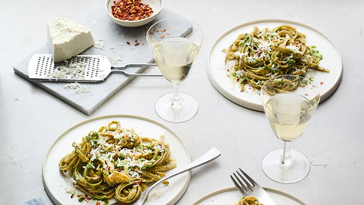 A Perfect Match: Pairing Pesto Fettuccine with an Italian White