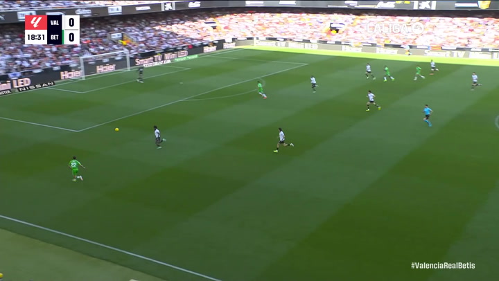 Gol de Ayoze (0-1) en el Valencia 1-2 Betis
