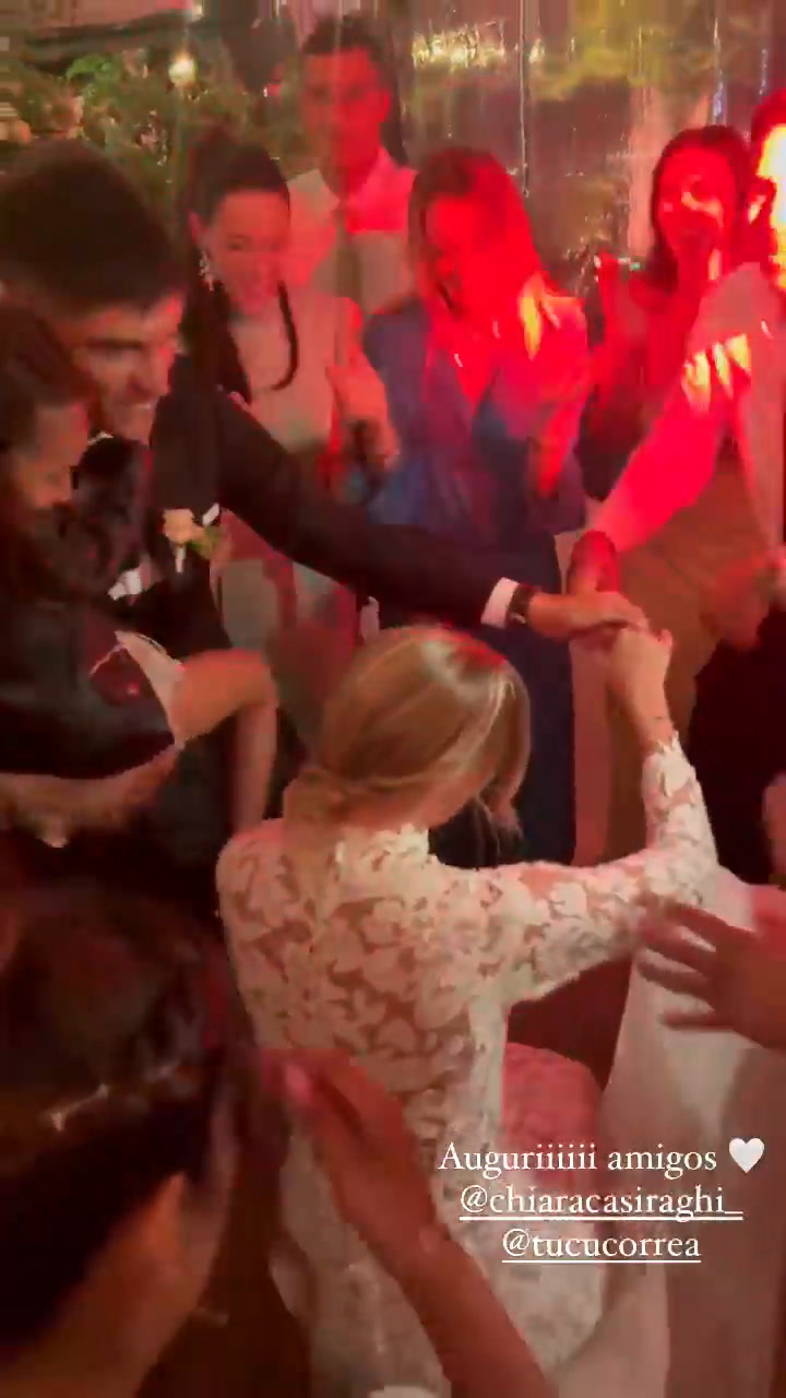 Joaquín Correa y Chiara Casiraghi bailando en el casamiento