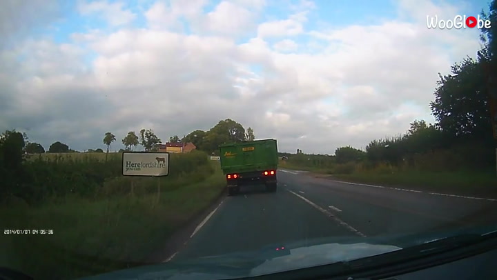 Dashcam shows bicycle-car collision in Herefordshire