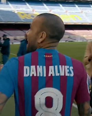 El emotivo video con el que Dani Alves se despidió del Barcelona