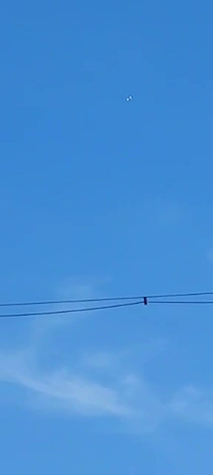 El video que muestra la aparición de un supuesto OVNI en Villa María