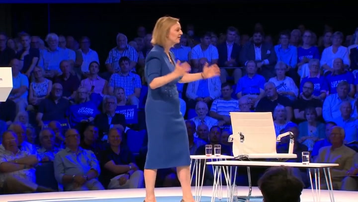 Liz Truss will 'channel the spirit of the Lionesses' and defeat 'plastic patriot' Keir Starmer