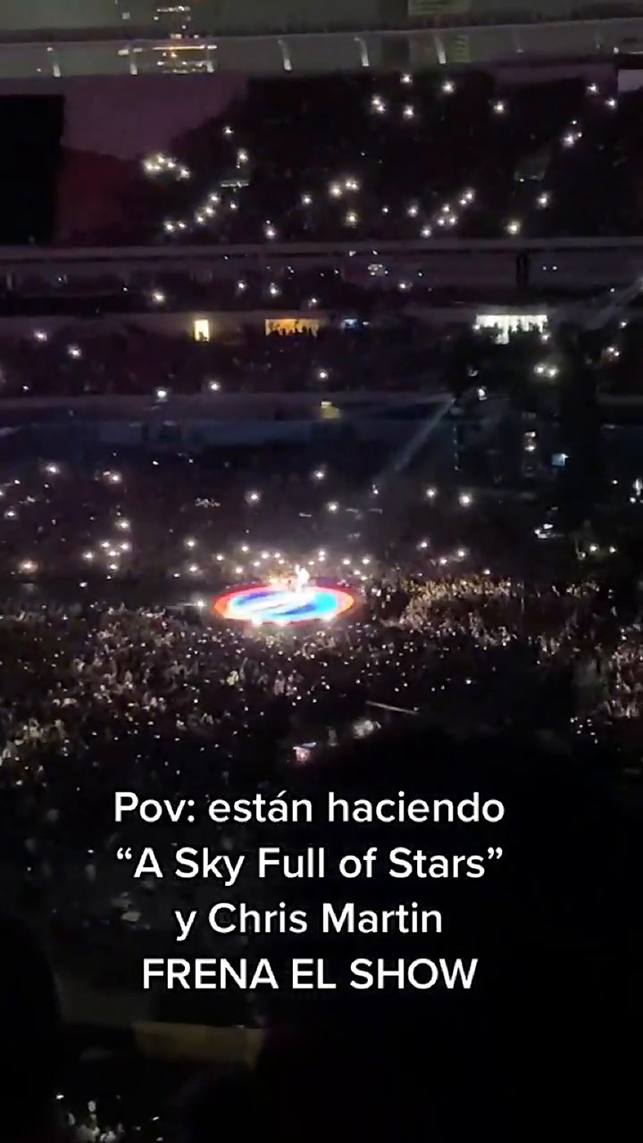 El pedido de Chris Martin durante su primer show en la Argentina (Video: TikTok @lulidubie)