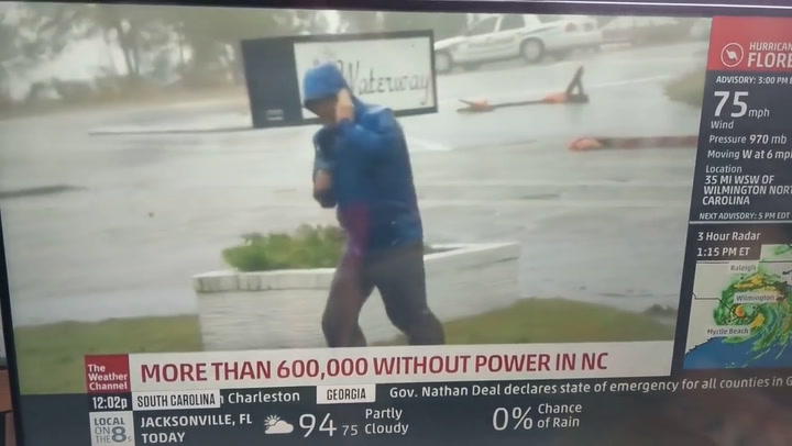 Acusan a un periodista de exagerar la fuerza del huracán Florence - Fuente: YouTube